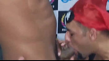 Homossexual latino homossexual sugado antes do anal
