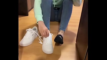 Do you want to smell my sweaty socks •full video on of #socksfetisch #blacksocks #feet #fetish #feetworld