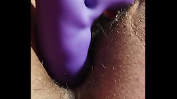 Mc akira socando consolo na bucetinha