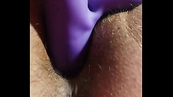 Mc akira socando consolo na bucetinha