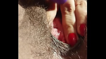 Mc akira socando consolo na bucetinha