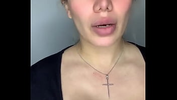 Ana elisa enamorándonos se le nota los pezones