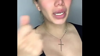 Ana elisa enamorándonos se le nota los pezones