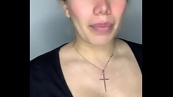 Ana elisa enamorándonos se le nota los pezones