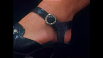 Kelly trump is a dirty career woman