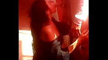 Veterana es follada por joven semental que no la suelta