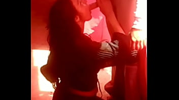 Veterana es follada por joven semental que no la suelta