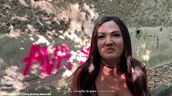 Suce sauvage en extérieur 10 abonnés se vident les couilles sur mon visage sans limite