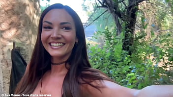 Suce sauvage en extérieur 10 abonnés se vident les couilles sur mon visage sans limite