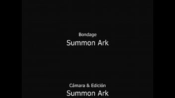 6 coral atada en el suelo