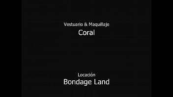 6 coral atada en el suelo