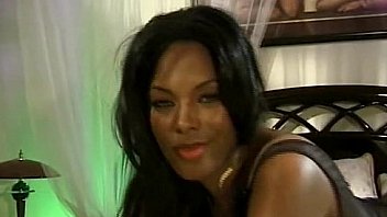 An arousing pussy maturbation of ebony woman