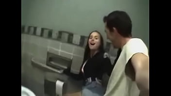 07cogiendo en el baño