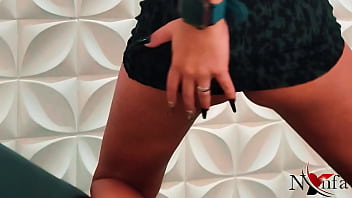 “nynfa por ela vive para ser exibida”