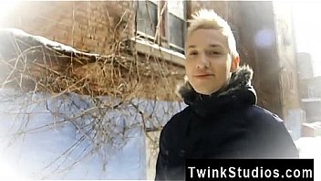 Gay Porn Teen Teacher Movie Brody Frost And Direly Strait Stop At A thumbnail