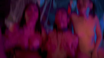 Invocação do mal as safadinhas invocam do além a morte e o capeta para levar gozadas deles