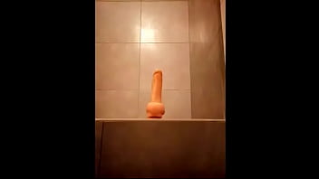 Travesti Jugando Con Un Consolador thumbnail