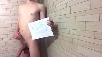 Vérification Tommygrain Dans La Douche Nu thumbnail