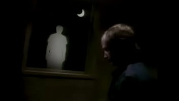 Puedo sentirlo correrse en el aire esta noche