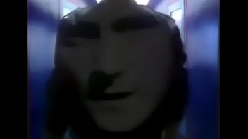 Puedo sentirlo correrse en el aire esta noche Puedo sentirlo correrse en el aire esta noche