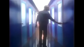 Puedo sentirlo correrse en el aire esta noche