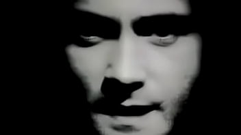 Puedo sentirlo correrse en el aire esta noche