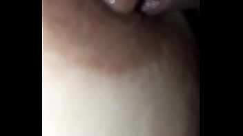 Capezzolo pieno di saliva e cappella