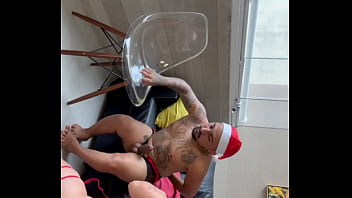 Chupando assim nem parece que gosta sò de buceta essa lesbica gulosa