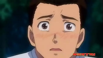 Tía disfruta de tres vergas mientras su sobrino la observa