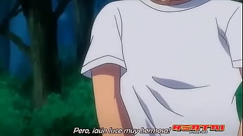 Tía disfruta de tres vergas mientras su sobrino la observa