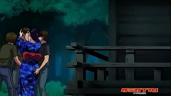 Tía disfruta de tres vergas mientras su sobrino la observa