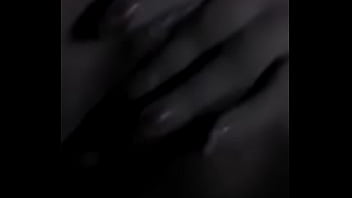 Putita Se Moja Los Dedos Colandoselos thumbnail