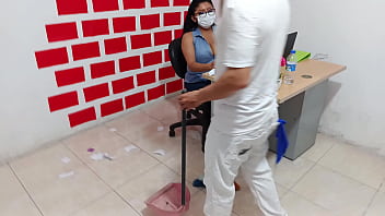 Feminis adalah bos yang jahat dan itulah mengapa karyawan memberinya apa yang pantas diterimanya Feminis adalah bos yang jahat dan itulah mengapa karyawan memberinya apa yang pantas diterimanya