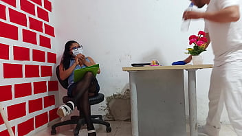 Feminis adalah bos yang jahat dan itulah mengapa karyawan memberinya apa yang pantas diterimanya Feminis adalah bos yang jahat dan itulah mengapa karyawan memberinya apa yang pantas diterimanya