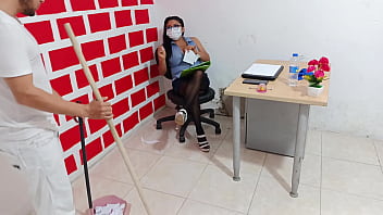 Feminis adalah bos yang jahat dan itulah mengapa karyawan memberinya apa yang pantas diterimanya Feminis adalah bos yang jahat dan itulah mengapa karyawan memberinya apa yang pantas diterimanya