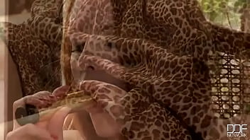 Making sweet pussy music