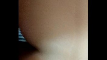 Novinha dando cuzinho e gemendo