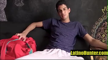 Latinos Seduced Into Gay Oral Sex For Cash thumbnail
