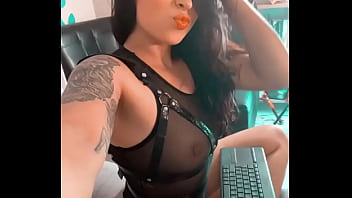 Nuevo tw rt y te regalo una foto sin panties al dm