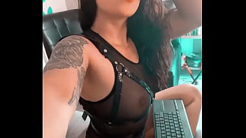 Nuevo tw rt y te regalo una foto sin panties al dm