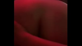 Pelirroja le encantan montar