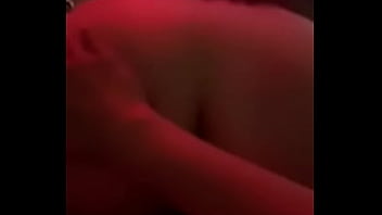 Pelirroja le encantan montar