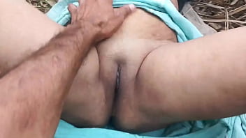 Desi hot bhabhi sucking the penis's water in the sugarcane basket full ass fuck and pussy fuck sec