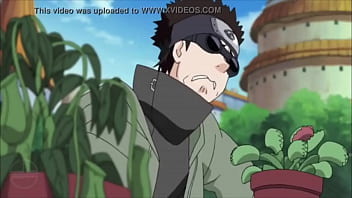 Hinata desnuda por la calle