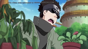 Hinata desnuda por la calle