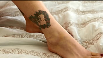 Pussy teasing & dildo fucking with the sexy blonde julia ann