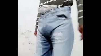 Me orino en los pantalones con mis pañales de tela y de paso tre deliciosos orgasmos