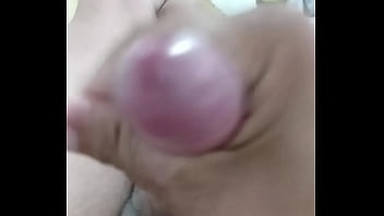 Me orino en los pantalones con mis pañales de tela y de paso tre deliciosos orgasmos