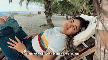 Me dejo follar por un desconocido en una cabaña frente al mar