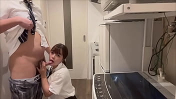 吹奏楽部で成績もよい優等生j◯が親が居ない内に巨チンの先輩彼氏とせっせと交わる青春カップル